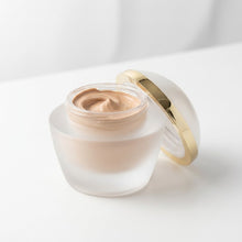 Load image into Gallery viewer, Ceramide Plump Perfect Makeup SPF 15 Warm Bronze 14 By Elizabeth Arden Discontinued Qty 3 New in Plastic
