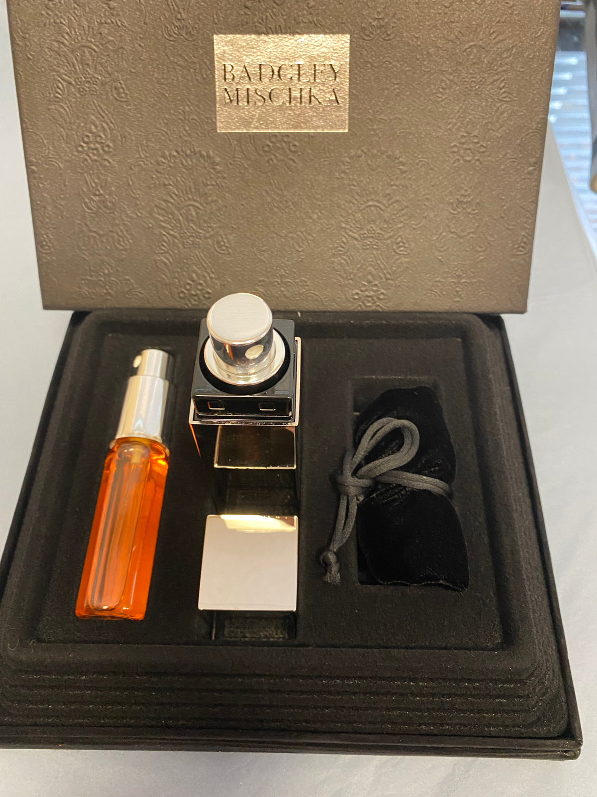 Badgley Mischka By Badgley Mischka Glamorous Parfum Purse Spray With 1 Refill Gift Set Discontinued Qty 1 New In Box