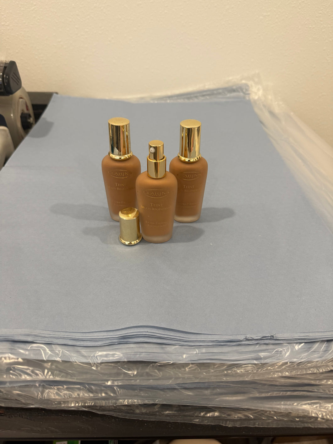 3 Clarins Paris Teint Multi-Regenerant Extra-Firming Foundation 15 Camel New No Box